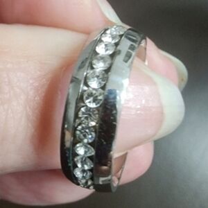 Silver Tone Rhinestone Ring Size 8